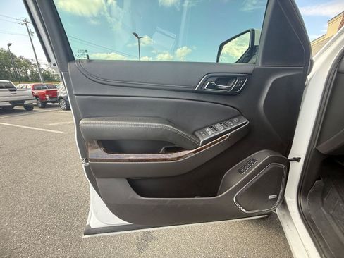 Used 2018 Chevrolet Tahoe LT w/ Luxury Package AWD/4WD image 19