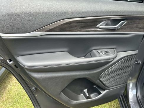 New 2026 Jeep Grand Cherokee Altitude AWD/4WD image 18