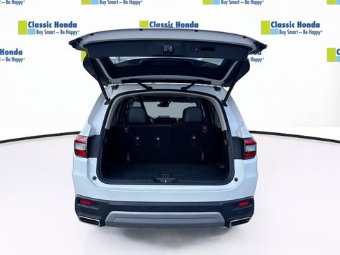 Certified 2024 Honda Pilot Touring image 32