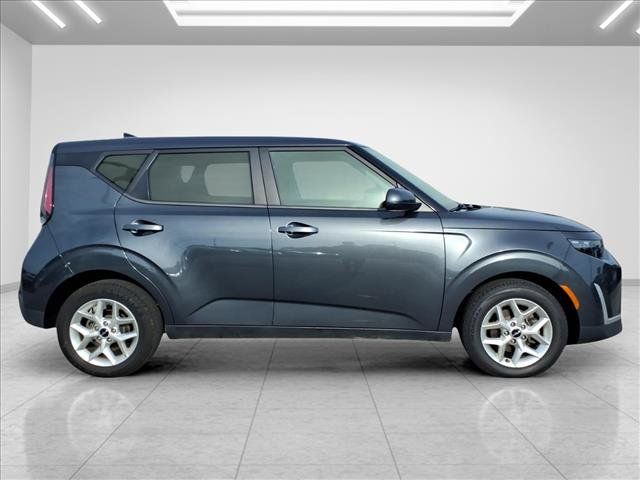 Used 2024 Kia Soul LX w/ Option Group 015 FWD image 24