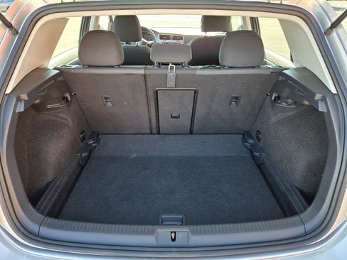 Used 2016 Volkswagen Golf S image 10