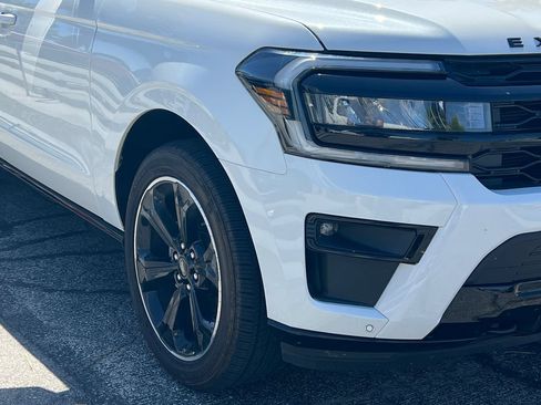 Used 2024 Ford Expedition Max Limited AWD/4WD image 14