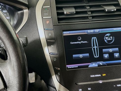Used 2016 Lincoln MKZ FWD image 24