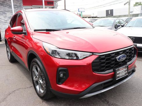 Used 2025 Ford Escape ST-Line Select AWD/4WD image 7