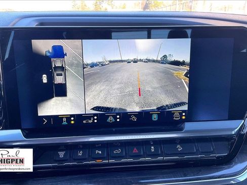 Used 2024 Chevrolet Silverado 2500 LTZ w/ LTZ Convenience Package image 21