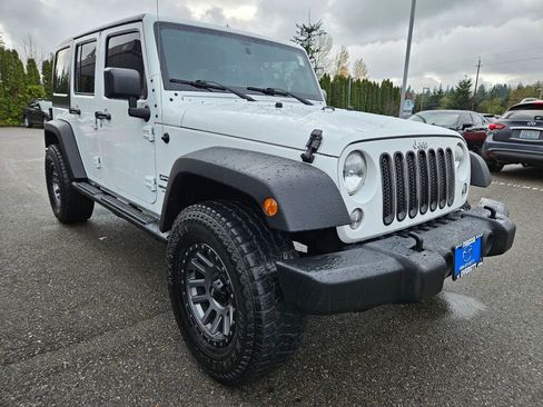 Used 2017 Jeep Wrangler Unlimited Sport w/ Max Tow Package image 3