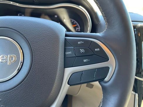 Used 2021 Jeep Grand Cherokee Overland AWD/4WD image 18
