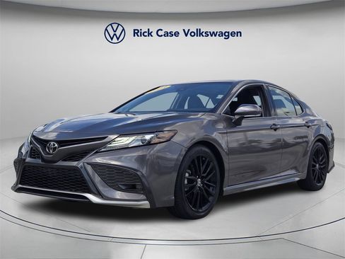 Used 2021 Toyota Camry XSE image 8