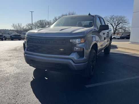 New 2026 Chevrolet Silverado 1500 Custom image 2