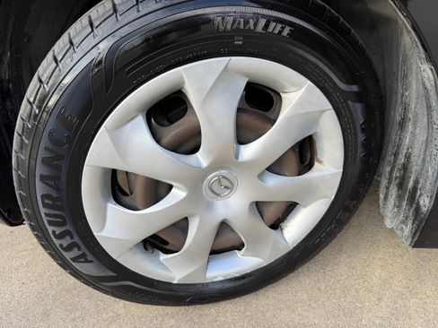 Used 2015 MAZDA MAZDA3 i Sport image 35