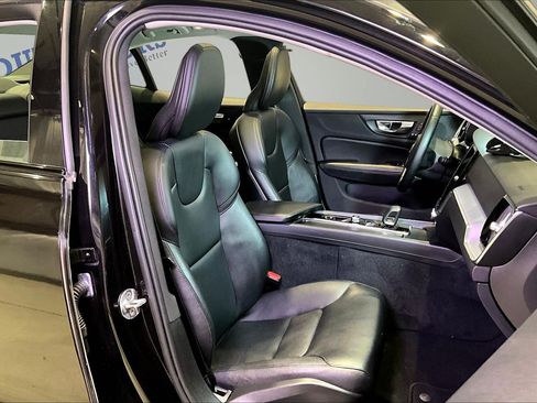 Used 2024 Volvo S60 B5 Core FWD image 28