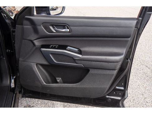 Used 2023 Nissan Pathfinder SL AWD/4WD image 15