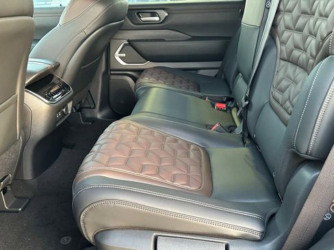 New 2025 Nissan Armada Platinum Reserve image 24