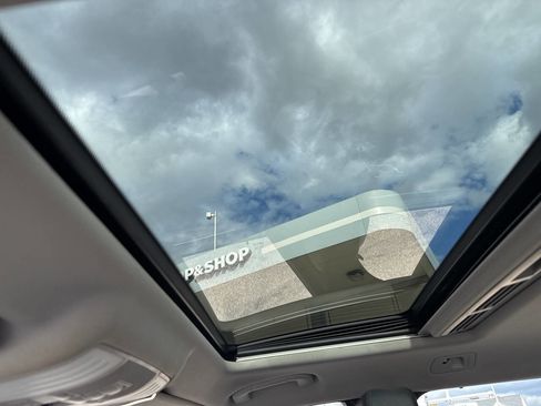 Used 2013 Mercedes-Benz E 350 4MATIC Wagon image 11