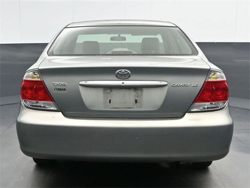 Used 2005 Toyota Camry LE image 7