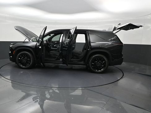 Used 2024 Chevrolet Traverse LS w/ Midnight/Sport Edition FWD image 33
