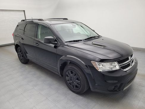 Used 2019 Dodge Journey SE image 11