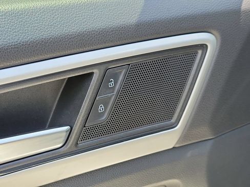 Used 2023 Volkswagen Atlas SE FWD image 18