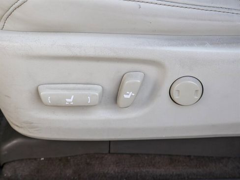 Used 2011 Lexus GX 460 w/ Comfort Plus Pkg image 30