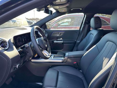 Used 2025 Mercedes-Benz GLA 250 4MATIC image 16