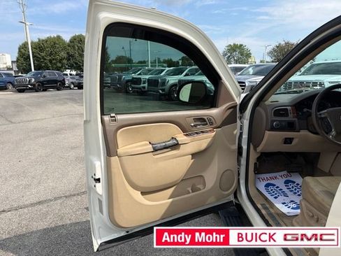 Used 2013 Chevrolet Avalanche LTZ RWD image 22