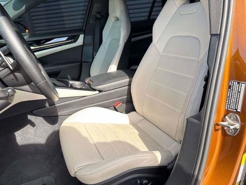 Certified 2024 Porsche Panamera 4 w/ Premium Package image 4