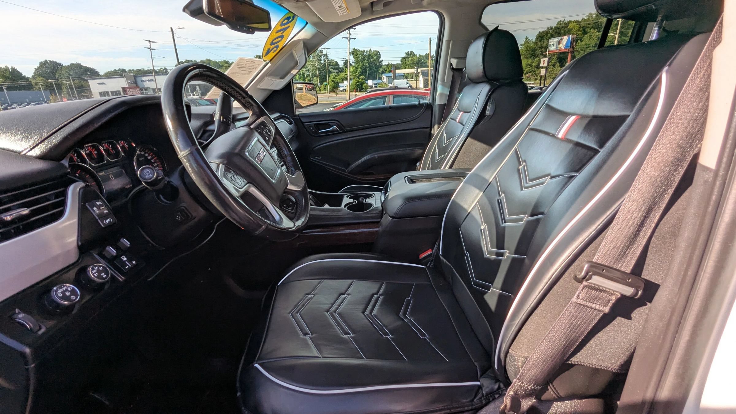 Used 2016 GMC Yukon XL SLT w/ Open Road Package AWD/4WD image 9