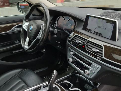 Used 2018 BMW 740i RWD image 14