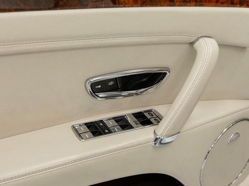 Used 2015 Bentley Flying Spur V8 AWD/4WD image 40