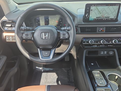 Used 2023 Honda Pilot Elite image 12