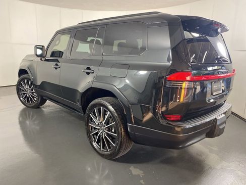 Used 2024 Lexus GX 550 image 10