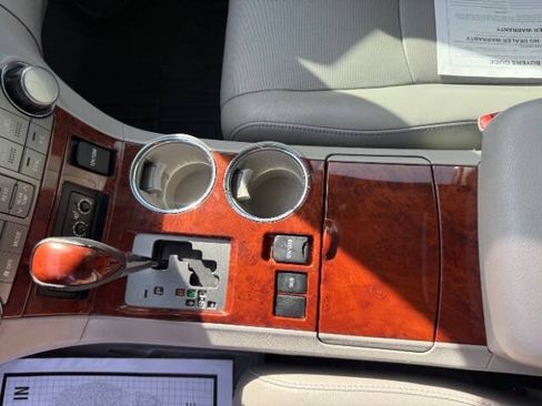 Used 2012 Toyota Highlander Limited w/ Tow Pkg FWD image 15
