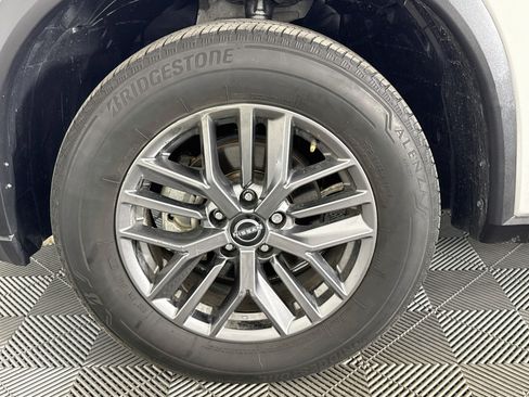 Used 2025 Nissan Rogue S FWD image 36