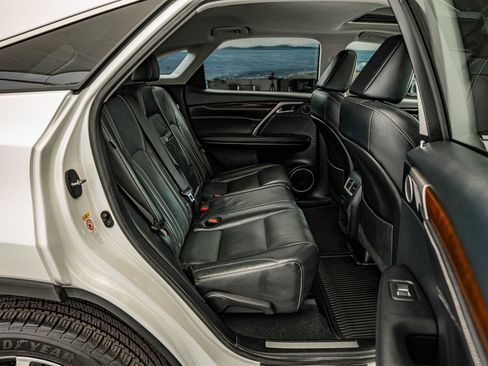 Used 2019 Lexus RX 350 AWD w/ Navigation Package image 34