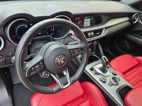 Used 2024 Alfa Romeo Stelvio Veloce AWD/4WD image 24