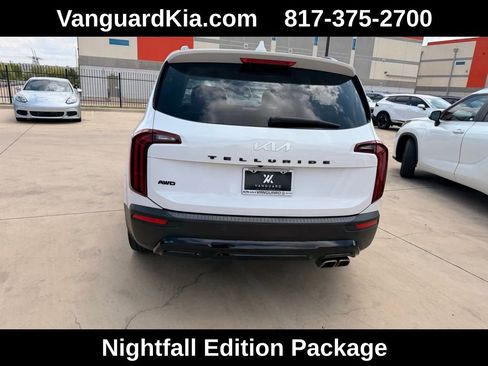 Used 2022 Kia Telluride SX w/ SX Prestige Package image 3