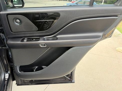 Used 2022 Lincoln Aviator Reserve w/ Equipment Group 201A AWD/4WD image 31