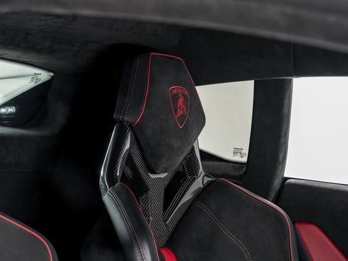 Used 2024 Lamborghini Huracan Tecnica RWD image 35