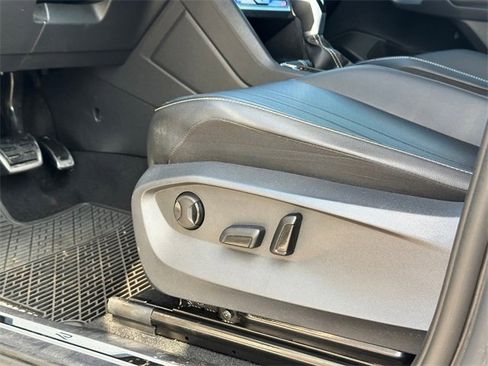 Used 2023 Volkswagen Tiguan SE R-Line image 23