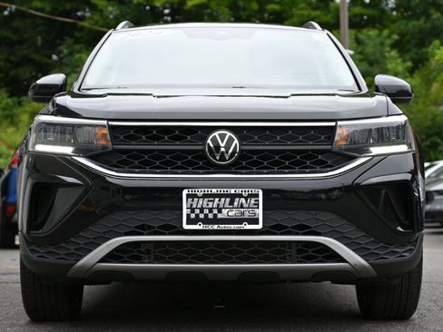 Used 2024 Volkswagen Taos SE AWD/4WD image 8