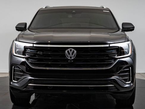 Used 2024 Volkswagen Atlas Cross Sport SEL Premium R-Line AWD/4WD image 2