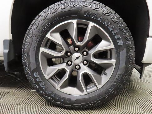 Used 2024 Chevrolet Silverado 1500 RST image 8