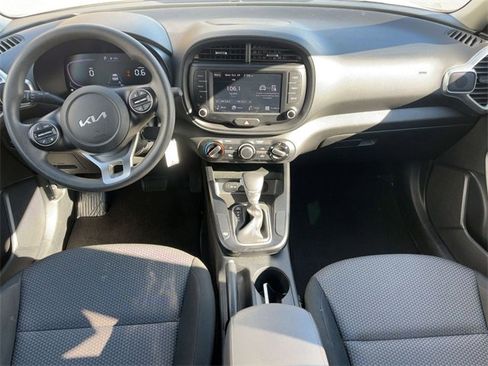 Used 2024 Kia Soul LX w/ Option Group 015 image 27