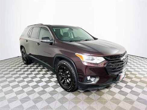 Certified 2021 Chevrolet Traverse LT w/ LPO, Blackout Package image 1