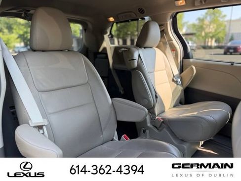 Used 2015 Toyota Sienna XLE FWD image 14