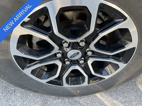 Used 2024 Ford Expedition Max XLT image 10