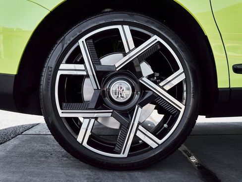 Used 2024 Rolls-Royce Cullinan image 26