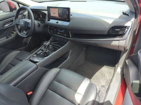Certified 2025 Nissan Rogue SL FWD image 19