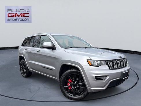 Used 2018 Jeep Grand Cherokee Altitude image 8