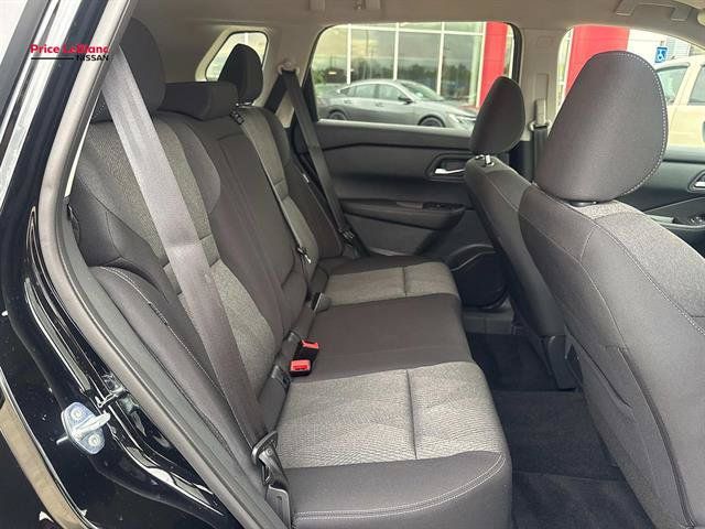 Certified 2025 Nissan Rogue SV FWD image 8